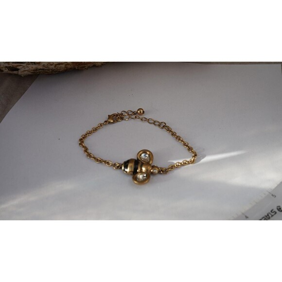 Vintage bee charm bracelet gold tone enamel rhinestone bug 1990s whimsy, 7 inch - Picture 3 of 10
